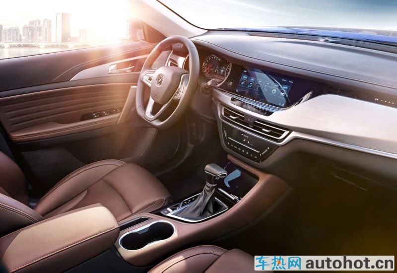 CS35PLUS荣耀百万版 6万元级最能打的CVT家用SUV