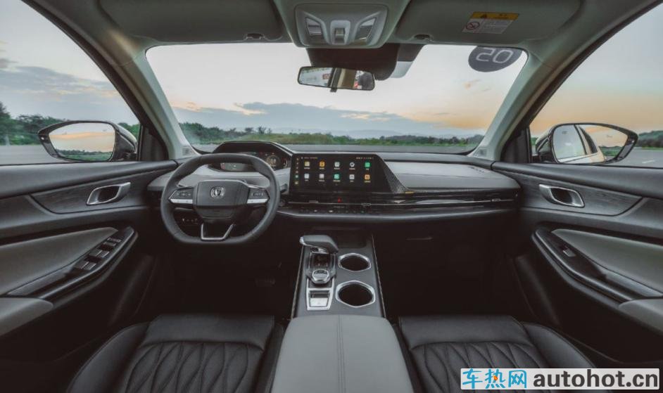 新面孔来袭！长安汽车第二代CS55PLUS正式上市，售价10.69万起